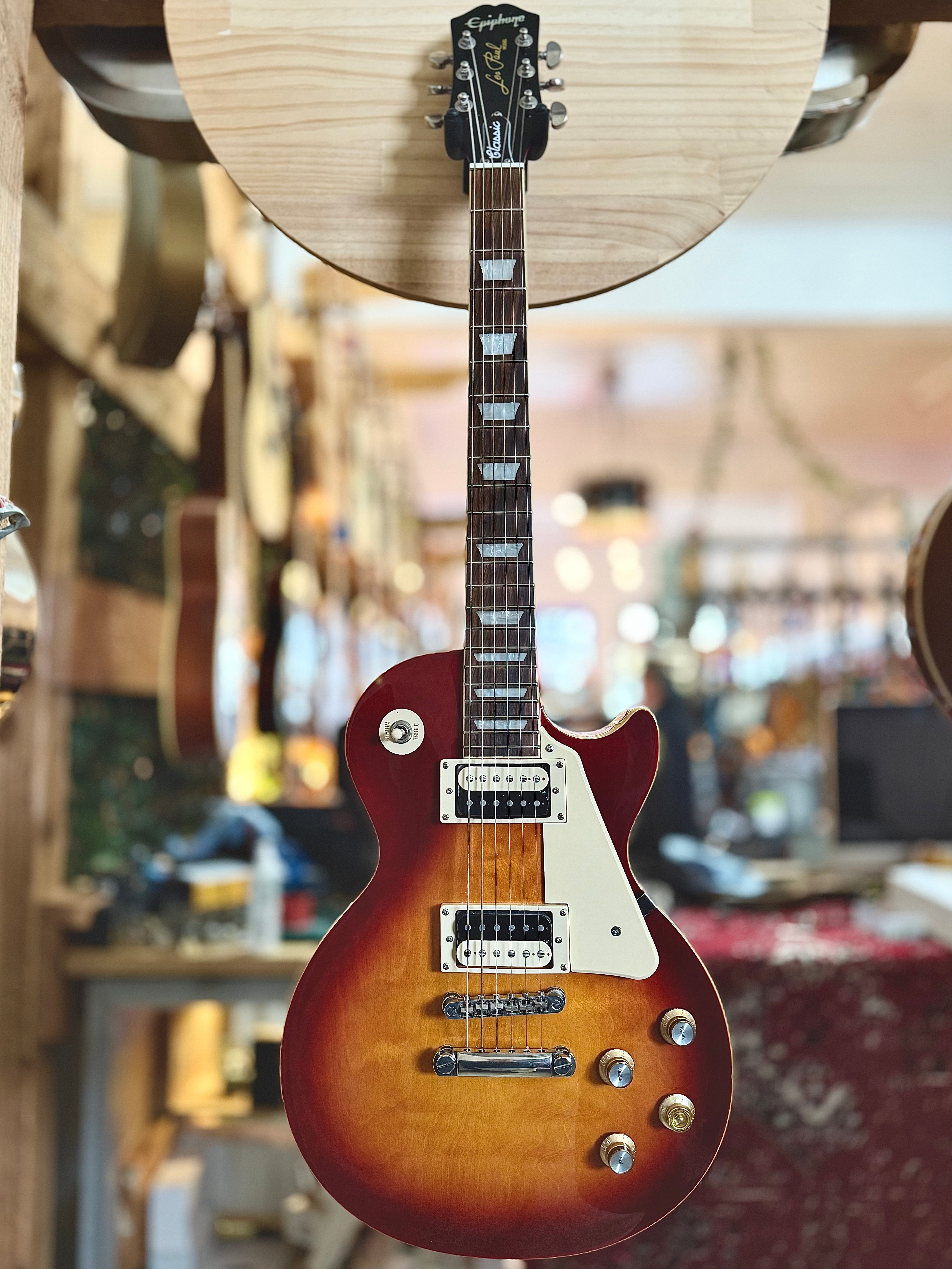 Epiphone | Les Paul Classic | Heritage Cherry Sunburst | Pre-Loved Epiphone | Les Paul Classic | Heritage Cherry Sunburst | Pre-Loved